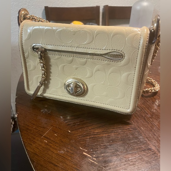 Authentic cream coach bag, cross body. Good condition. - Picture 2 of 3